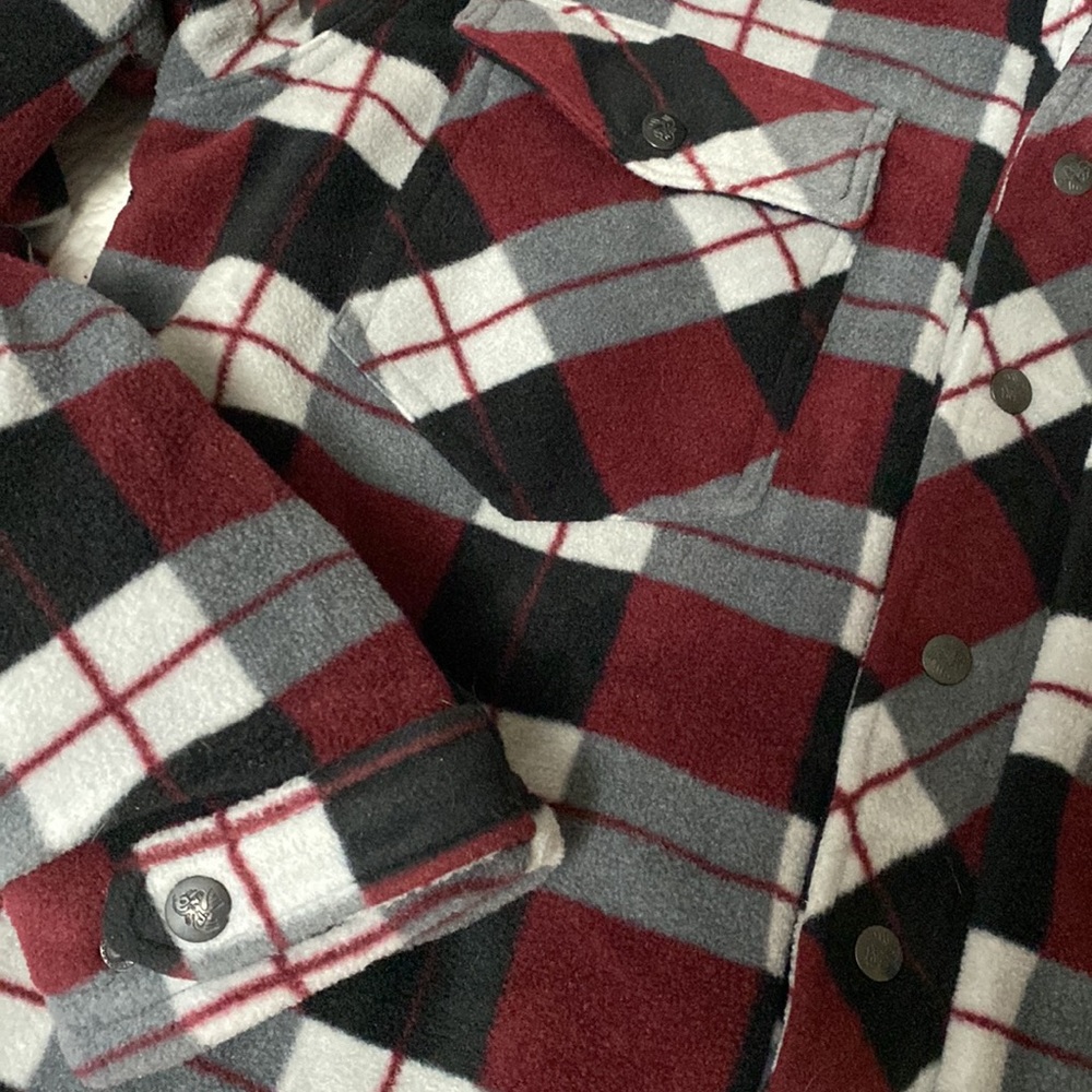 NWOT Man’s Legendary Whitetails Plaid & Quilted Jacket - Picture 6 of 15